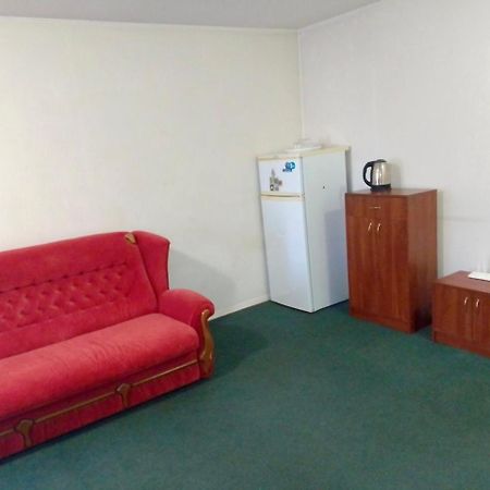 Mini Hotel Vesna ドニプロペトロウシク エクステリア 写真