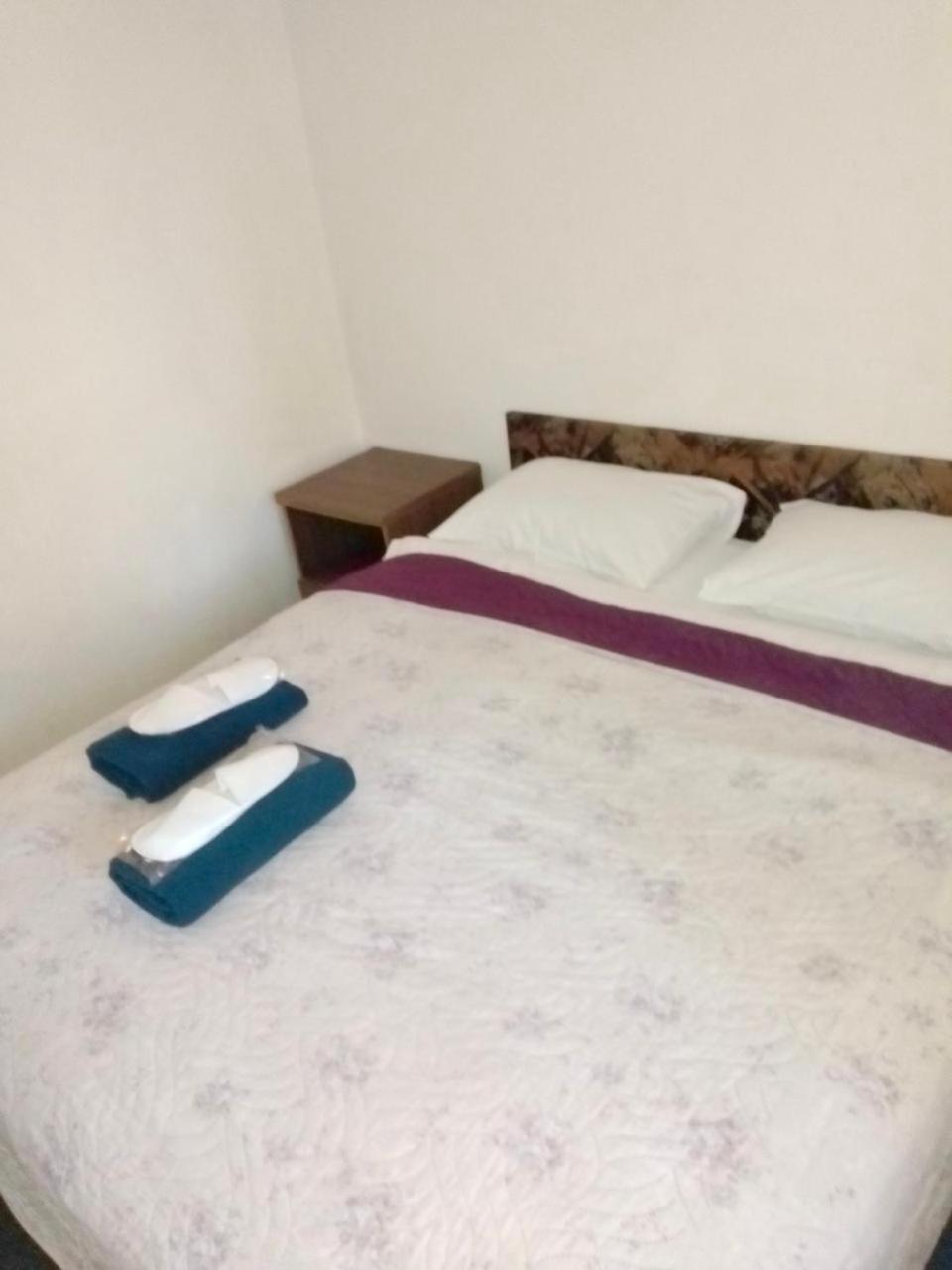 Mini Hotel Vesna ドニプロペトロウシク エクステリア 写真