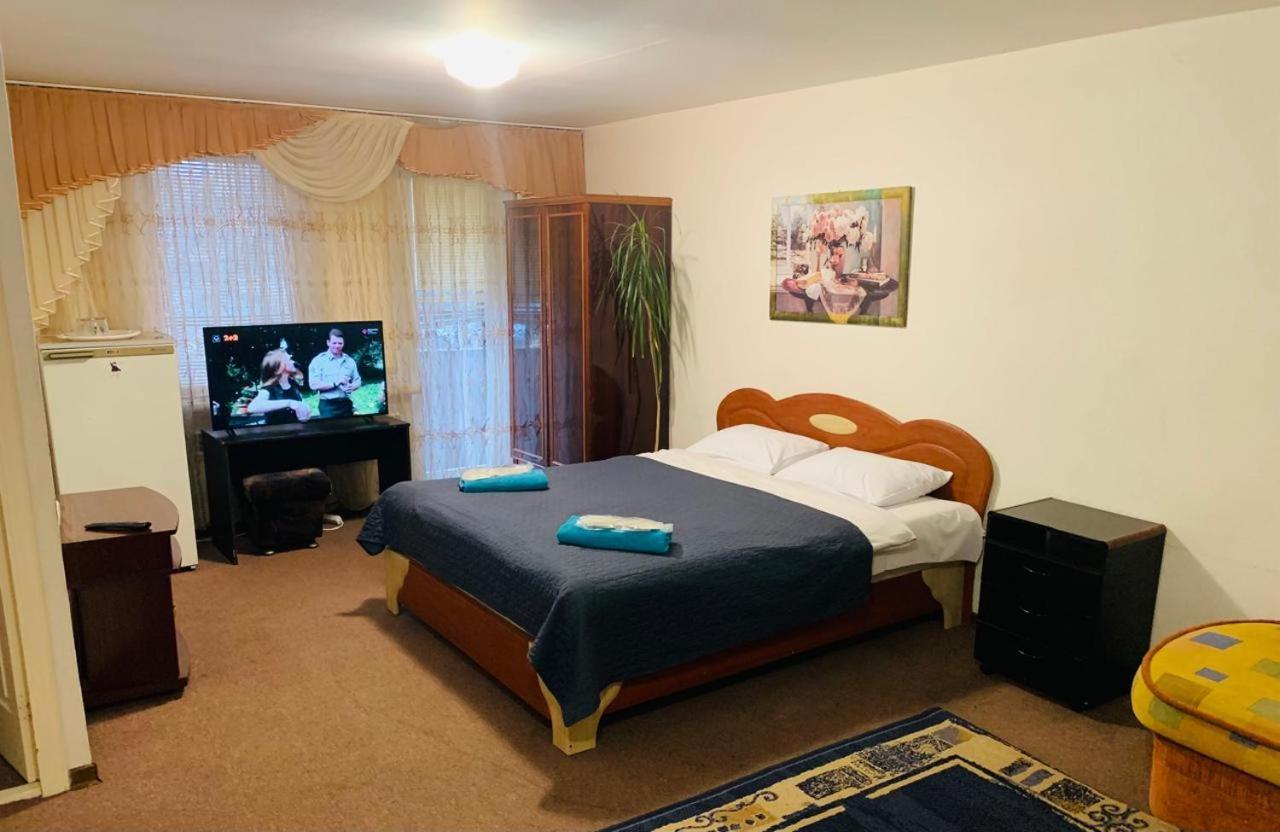 Mini Hotel Vesna ドニプロペトロウシク エクステリア 写真
